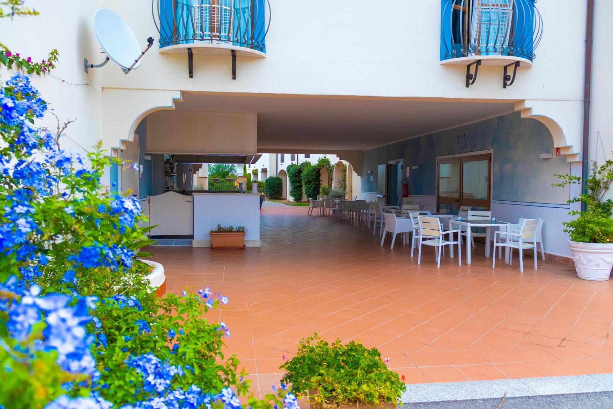 Cala Della Torre Resort La Caletta Esterno foto