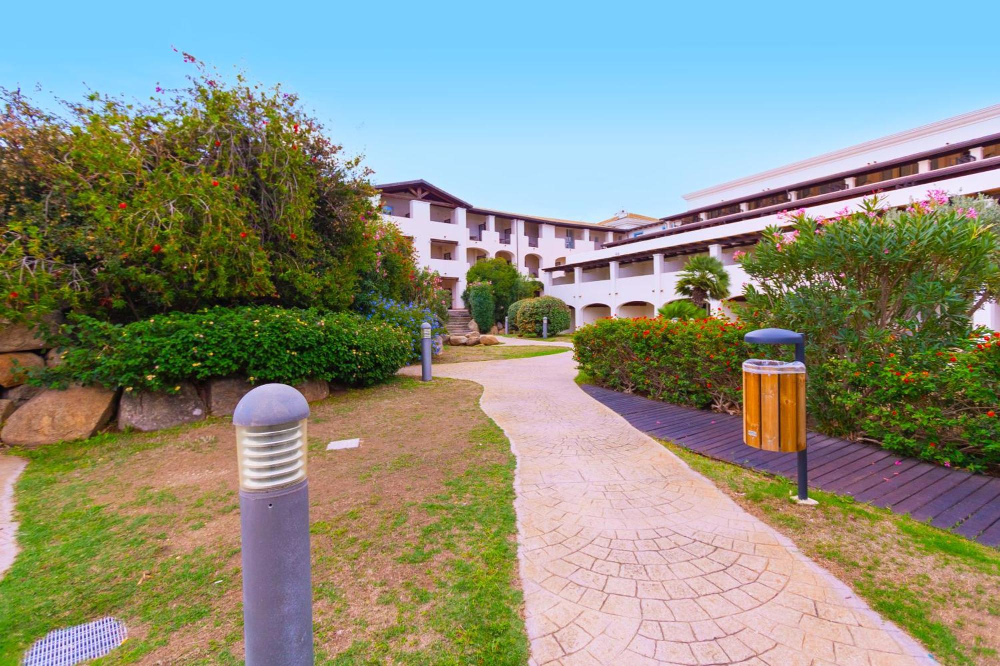 Cala Della Torre Resort La Caletta Esterno foto